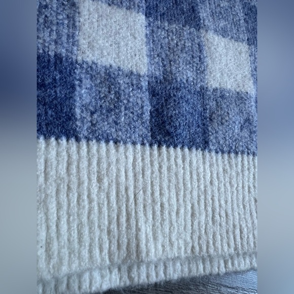 Debut Super Soft Blue & White Checked Crewneck Cropped Sweater Top. Size S/M - Picture 4 of 12